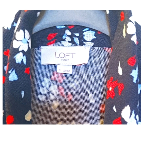 Ann Taylor Loft sweater Size S - Picture 3 of 4